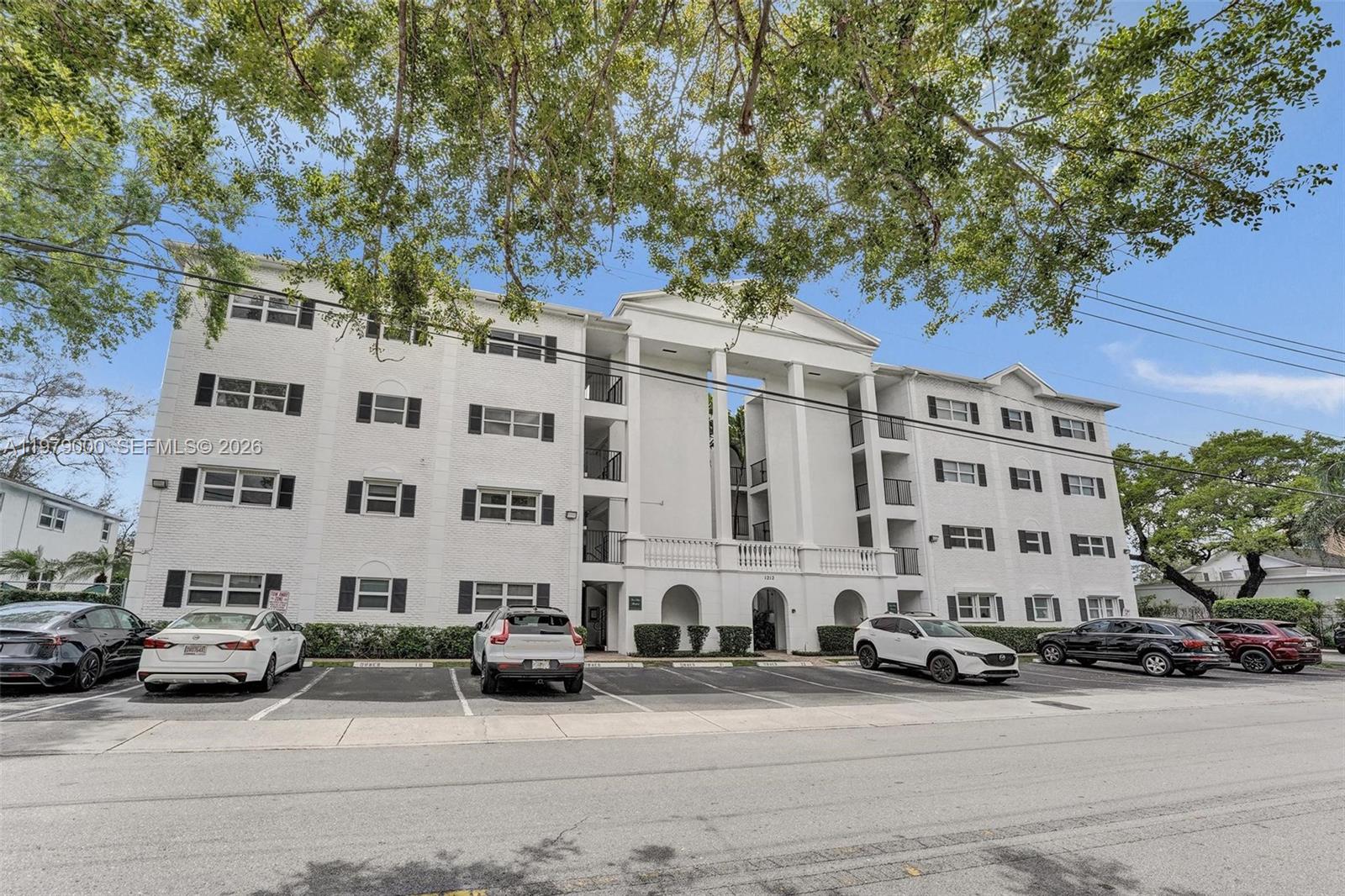 LAS OLAS MANOR 2 CONDO - Residential