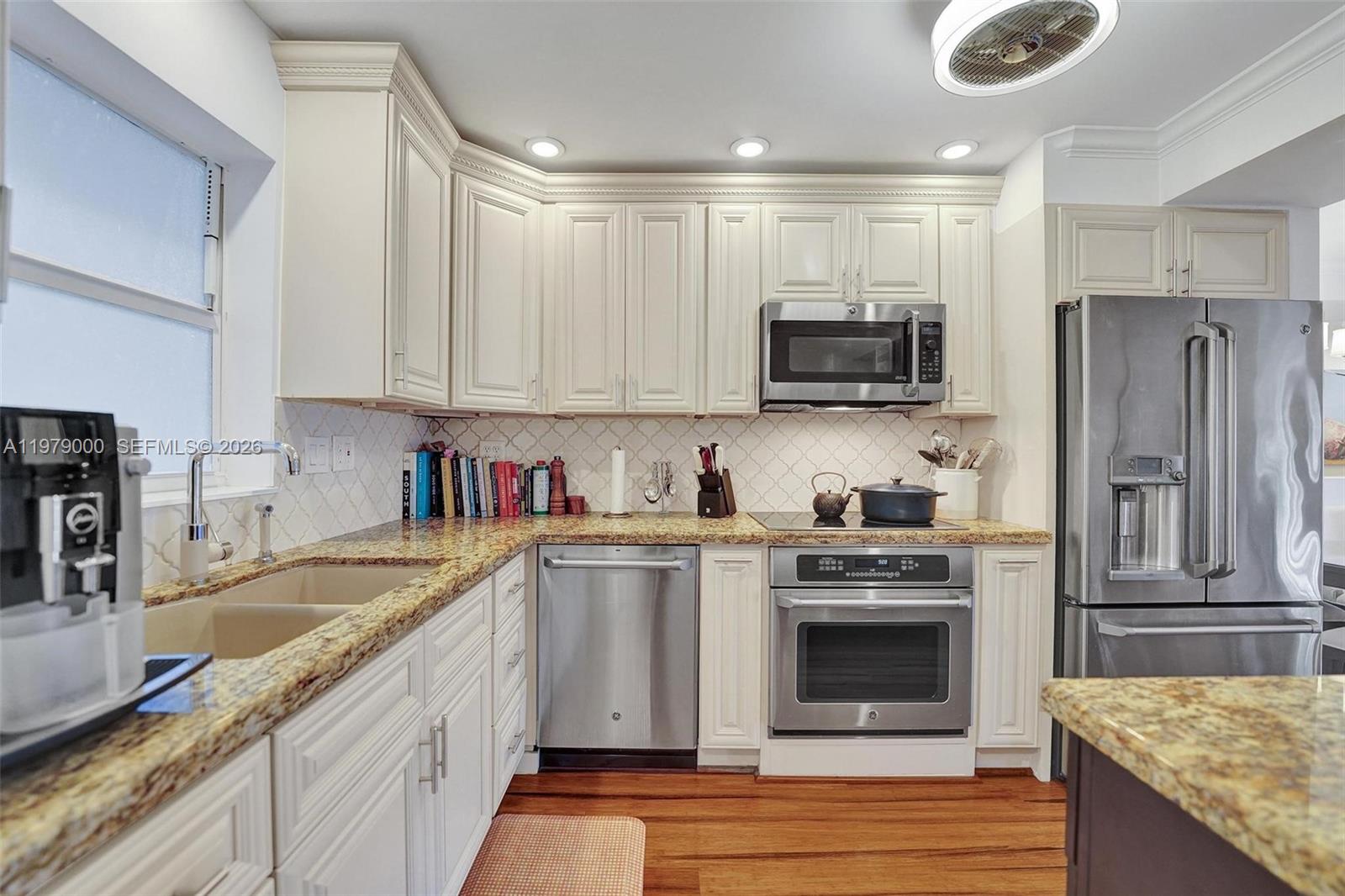 LAS OLAS MANOR 2 CONDO - Residential