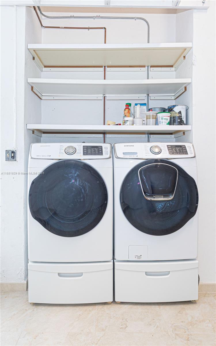 POINCIANA IS YT & RCQ CLU - Residential