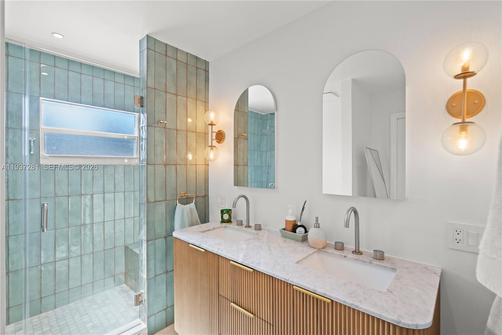 GULFSTREAM ESTATES NO 3 - Residential