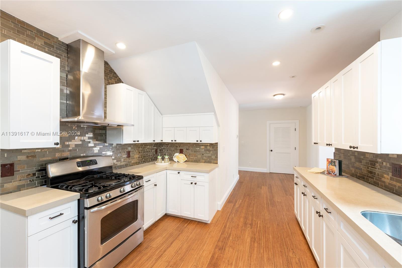 FRENCH NORMANDY VILLAGE - Residential