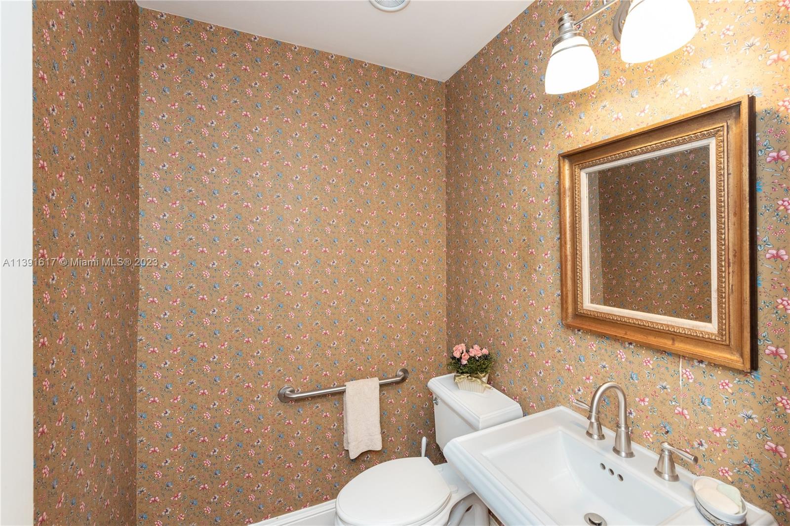 FRENCH NORMANDY VILLAGE - Residential