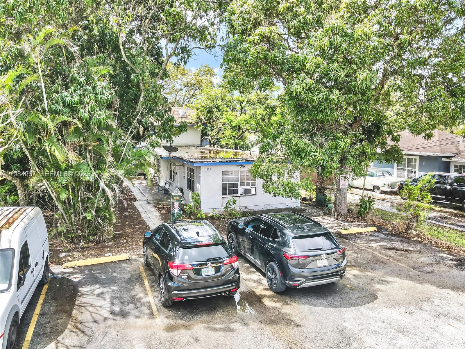 OAKLAND PARK SECOND ADD - Residential Income