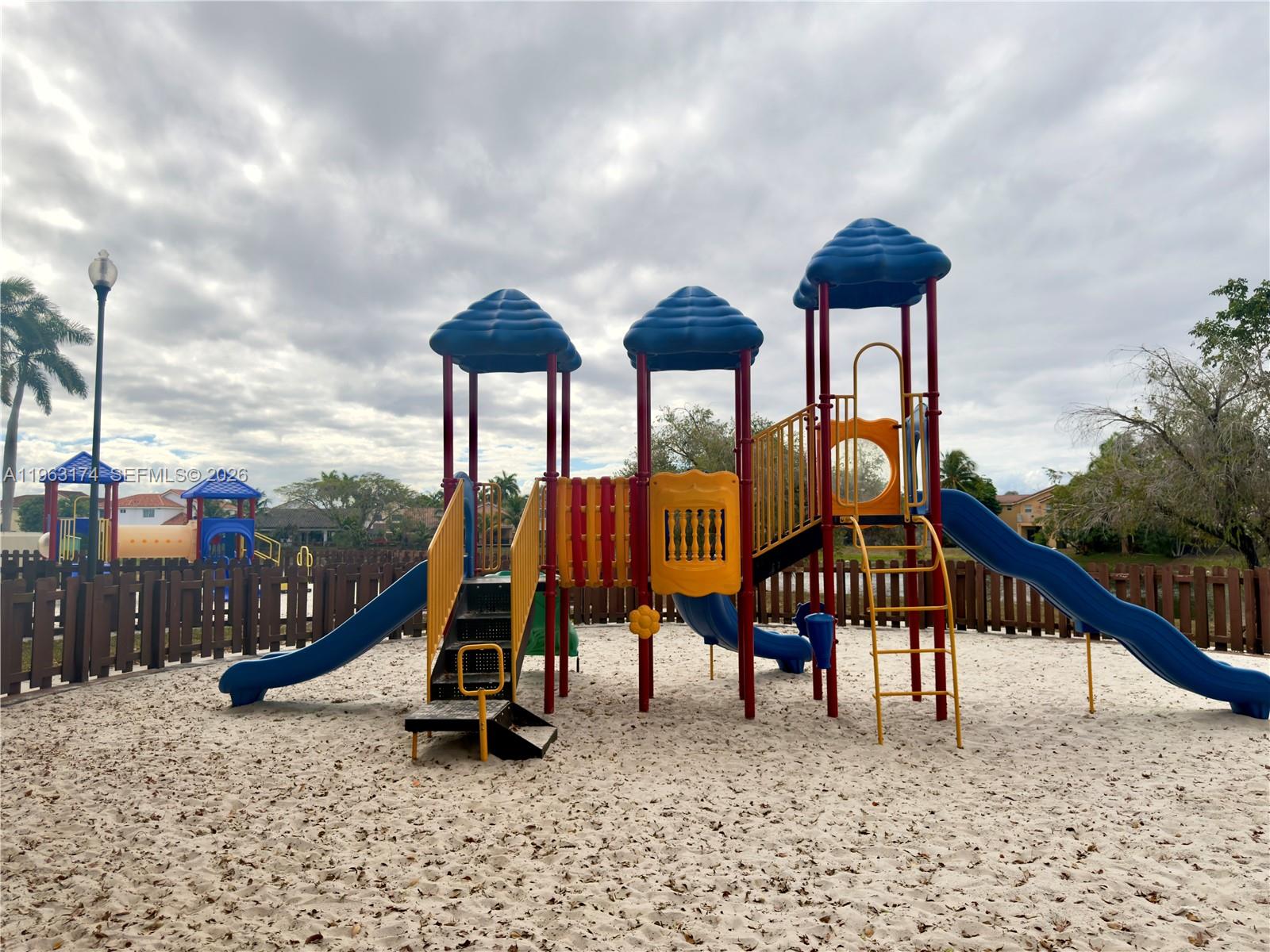 LAKES OF THE MEADOW-MEADO - Residential