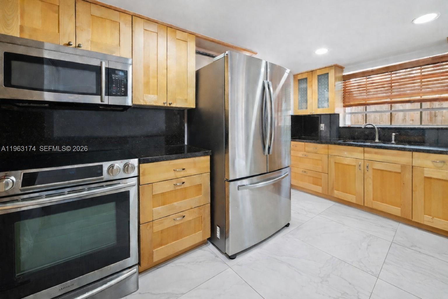 LAKES OF THE MEADOW-MEADO - Residential