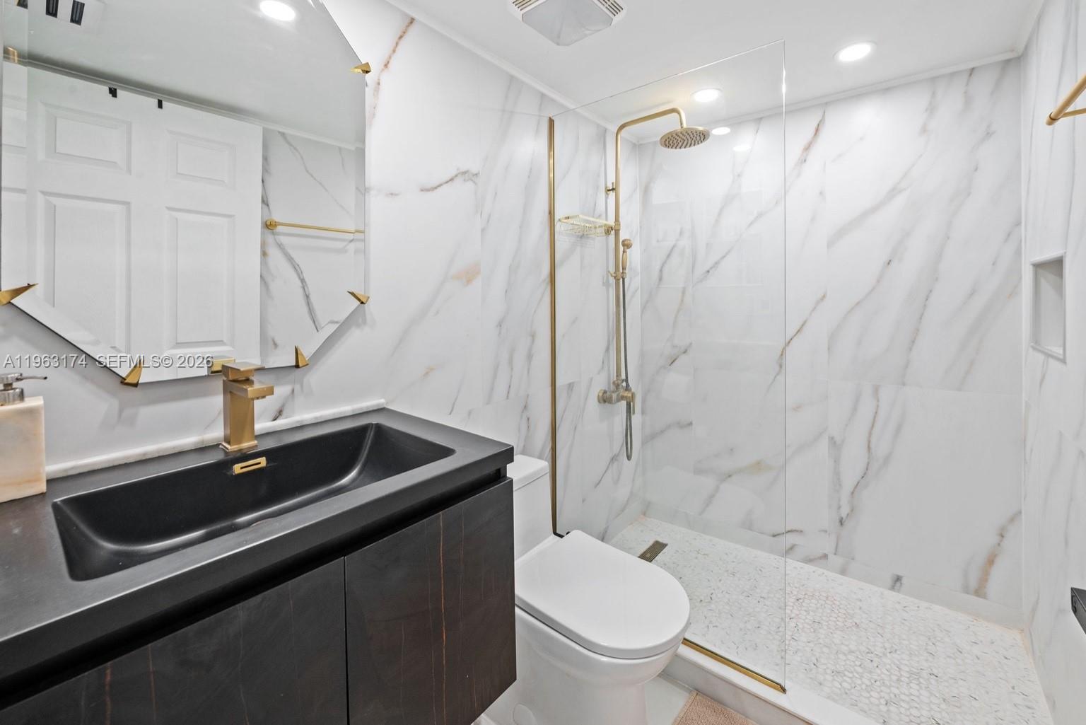 LAKES OF THE MEADOW-MEADO - Residential