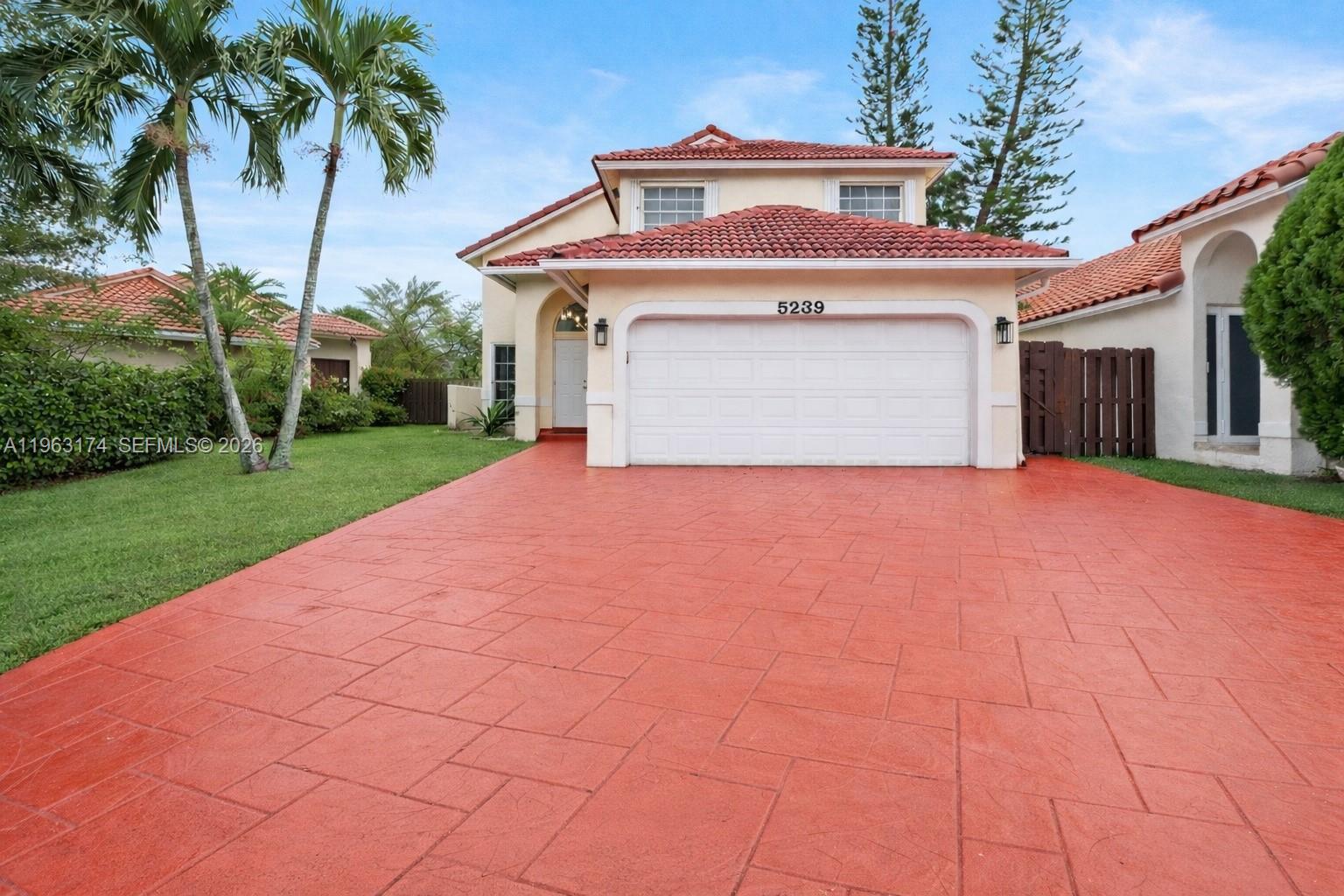 LAKES OF THE MEADOW-MEADO - Residential