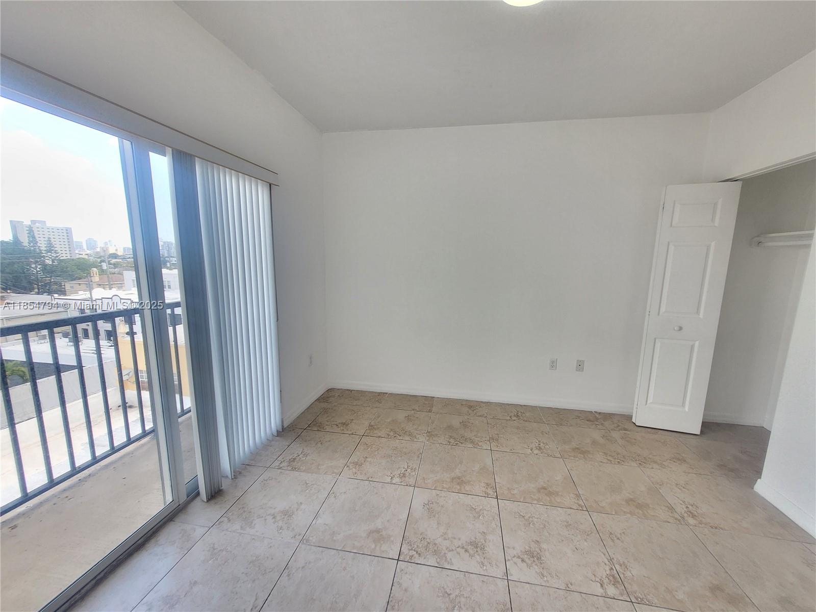 LAWRENCE ESTATE LAND CO - Residential Lease