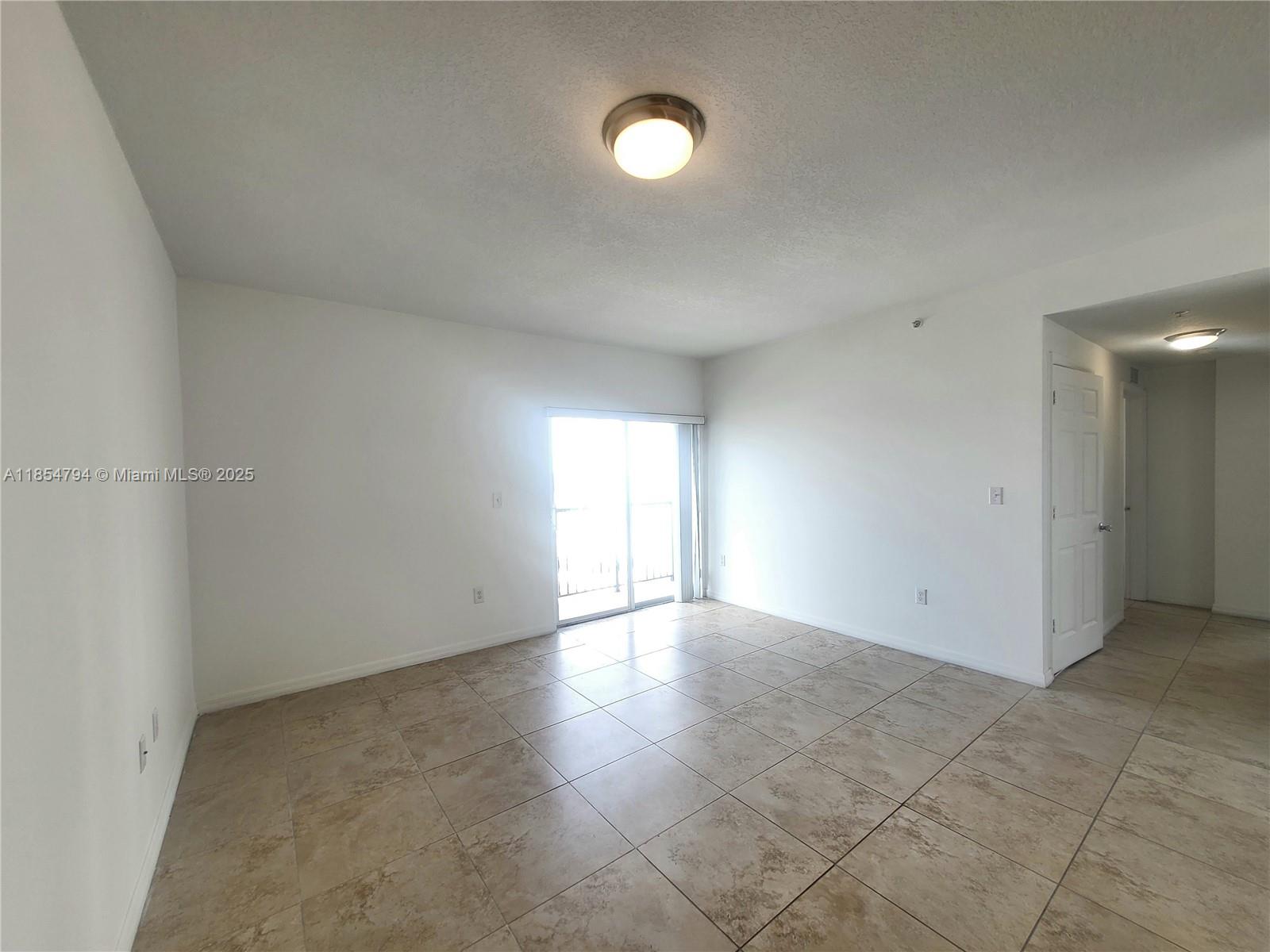 LAWRENCE ESTATE LAND CO - Residential Lease