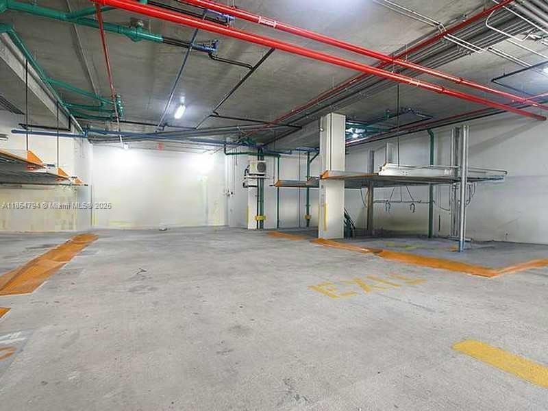 LAWRENCE ESTATE LAND CO - Residential Lease