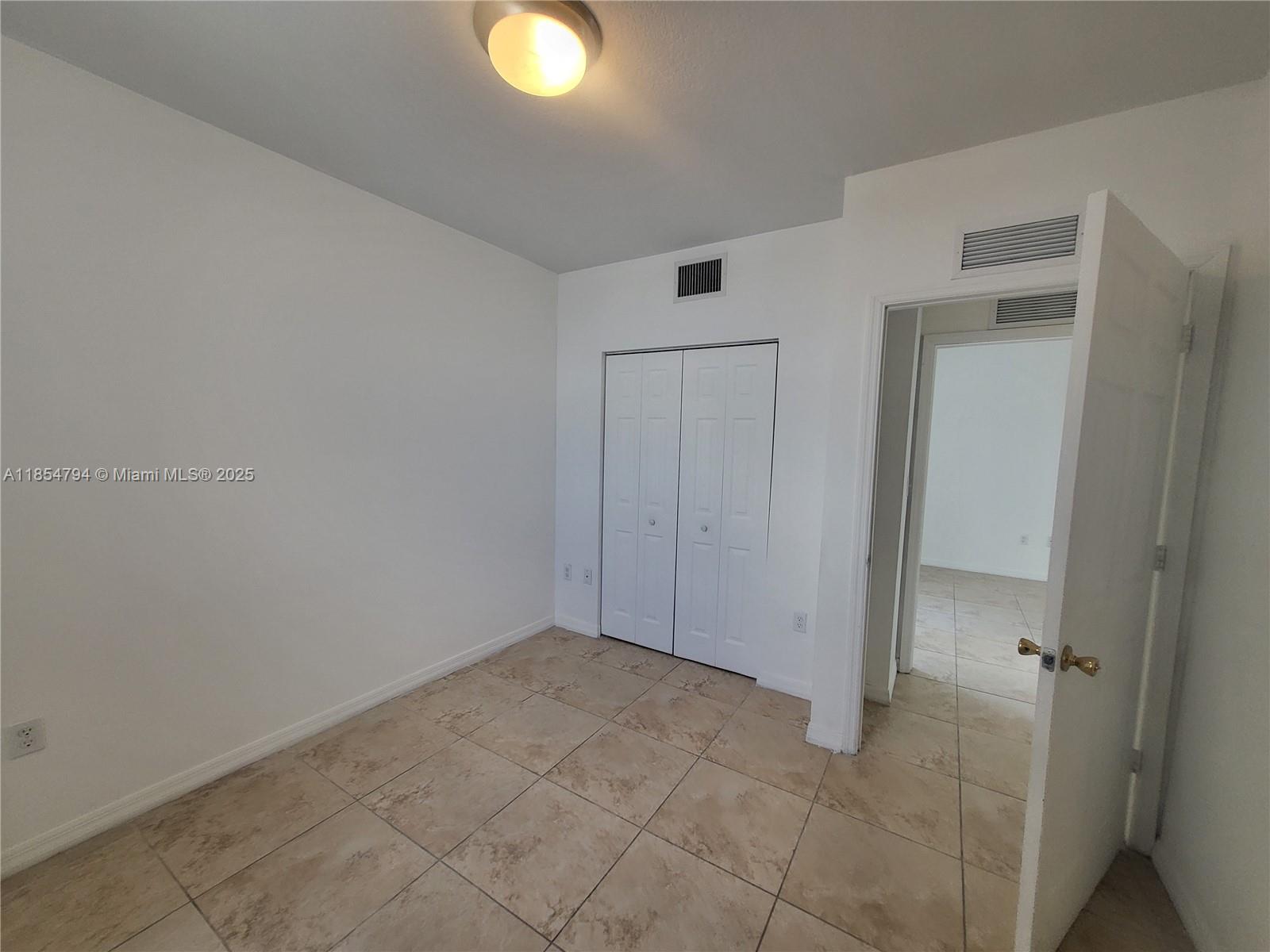 LAWRENCE ESTATE LAND CO - Residential Lease