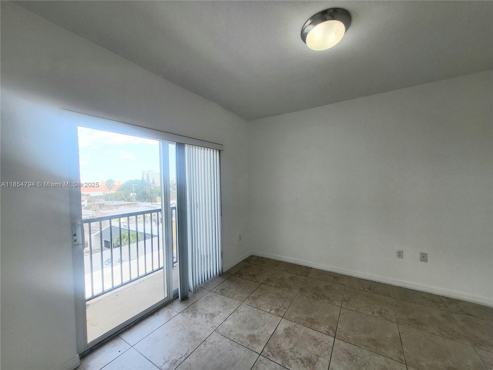 LAWRENCE ESTATE LAND CO - Residential Lease