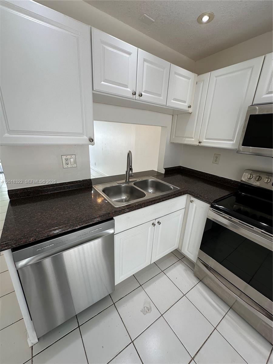 3005 NW 5th Ter 2