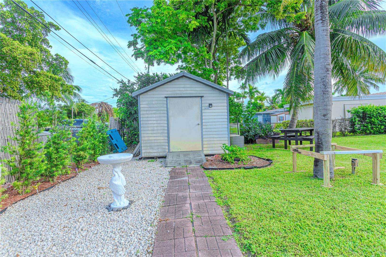 BREEZY MANOR AMENDED - Residential