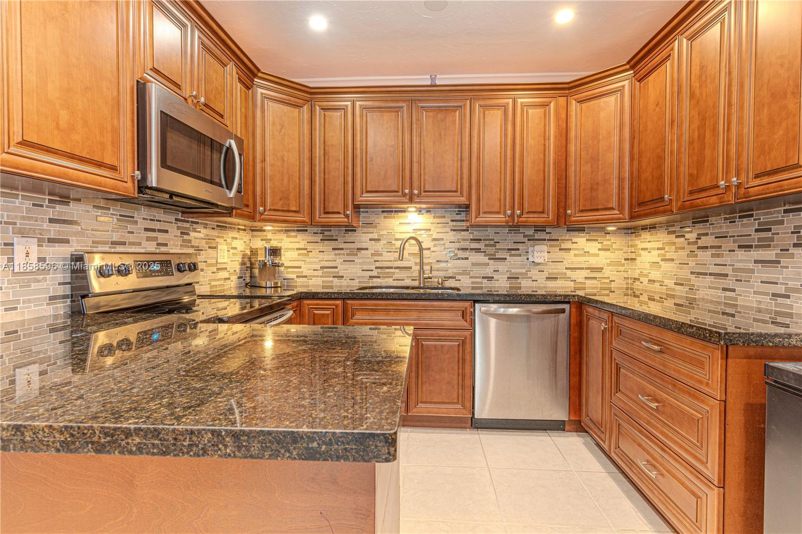 BREEZY MANOR AMENDED - Residential