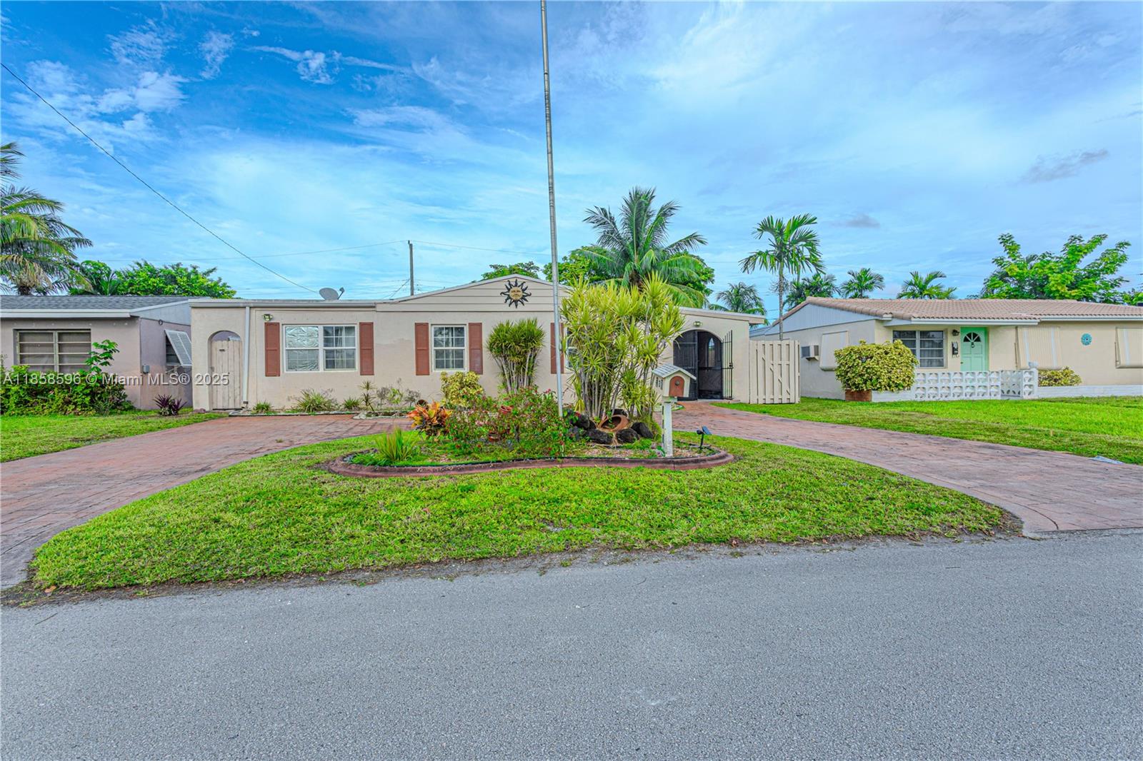 BREEZY MANOR AMENDED - Residential