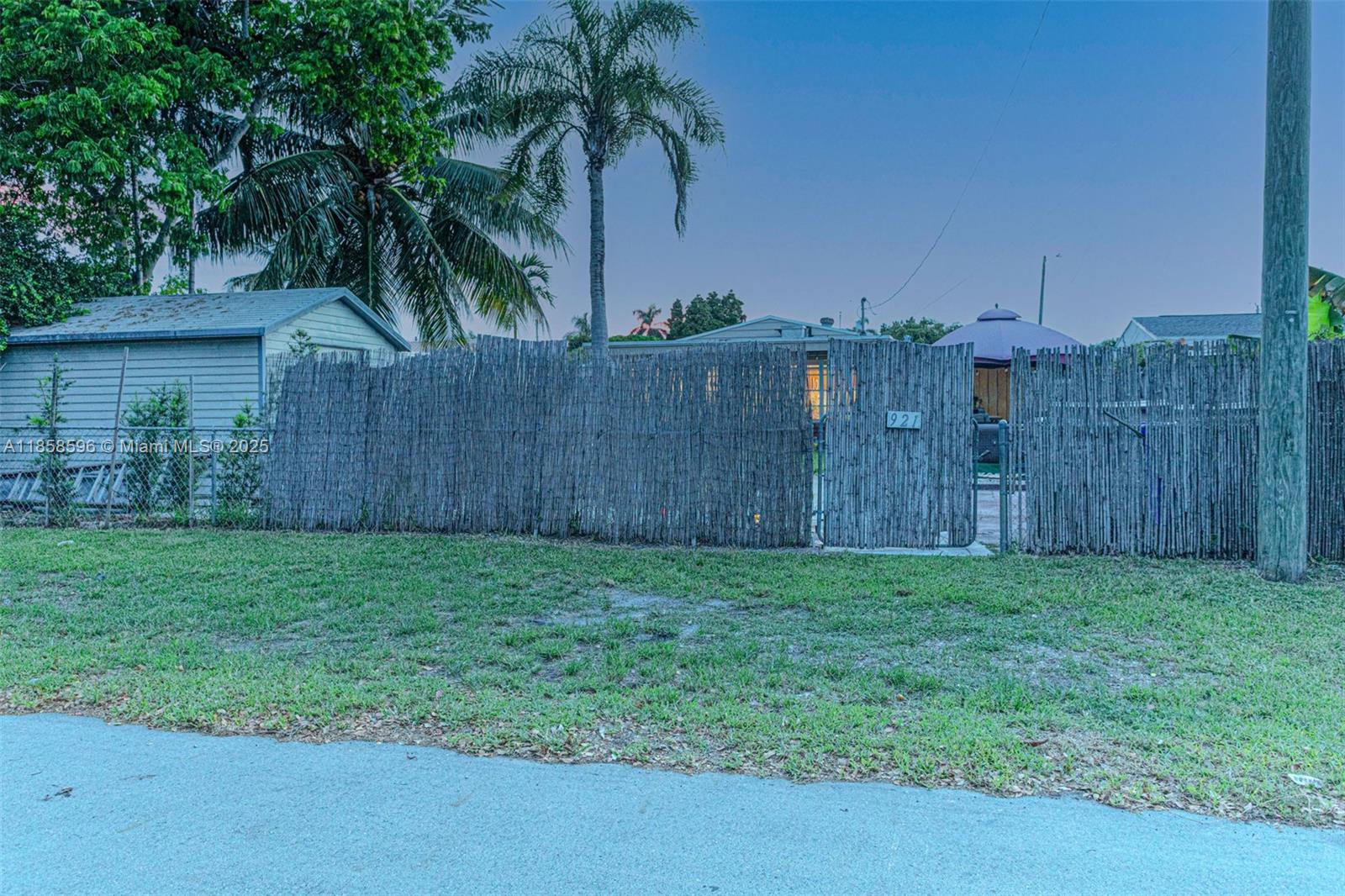 BREEZY MANOR AMENDED - Residential