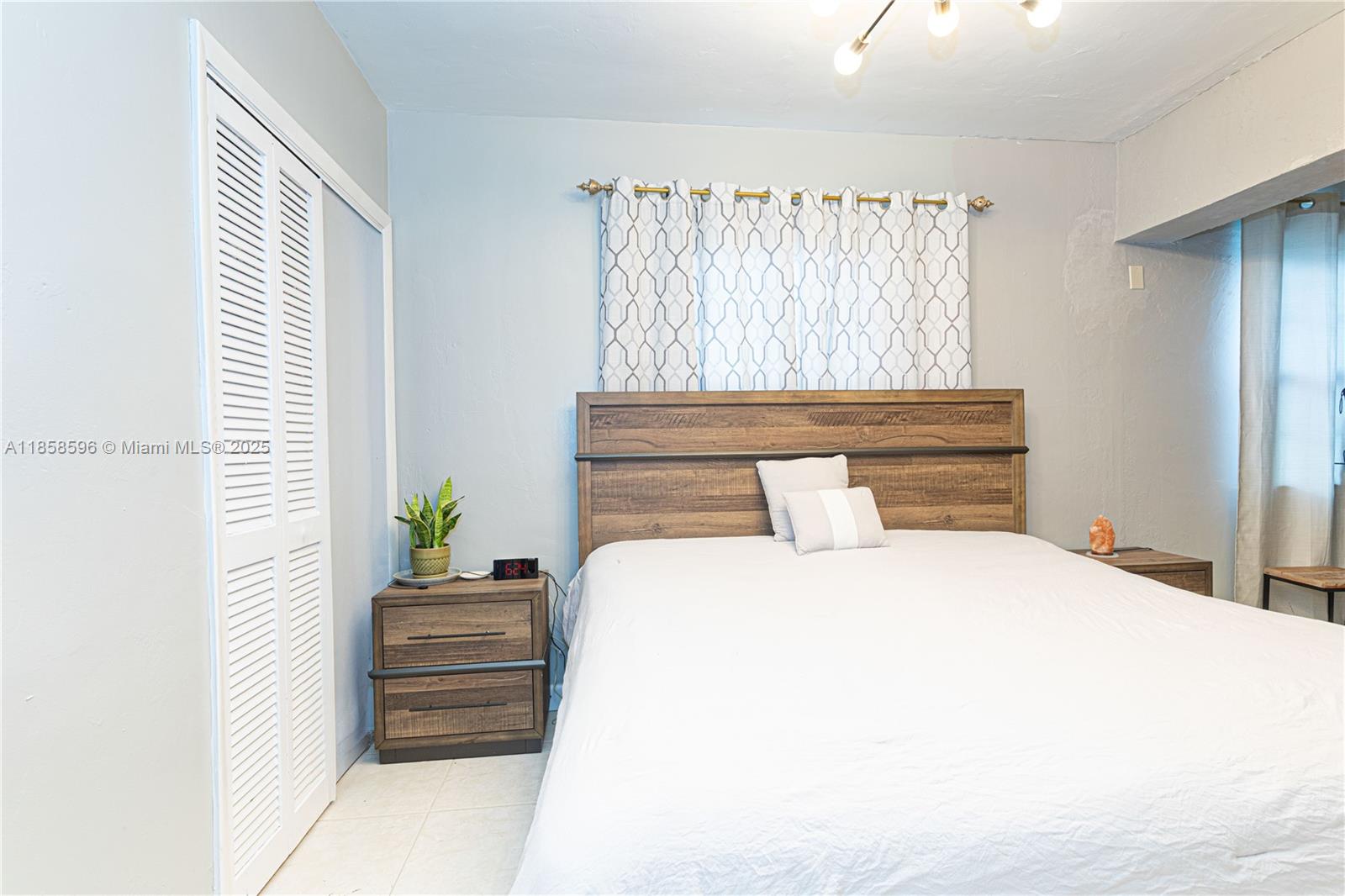 BREEZY MANOR AMENDED - Residential