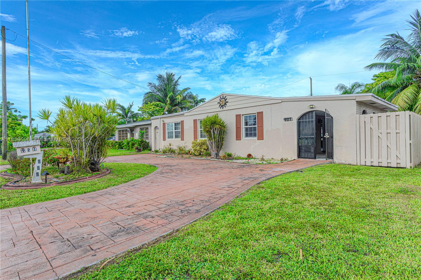 BREEZY MANOR AMENDED - Residential