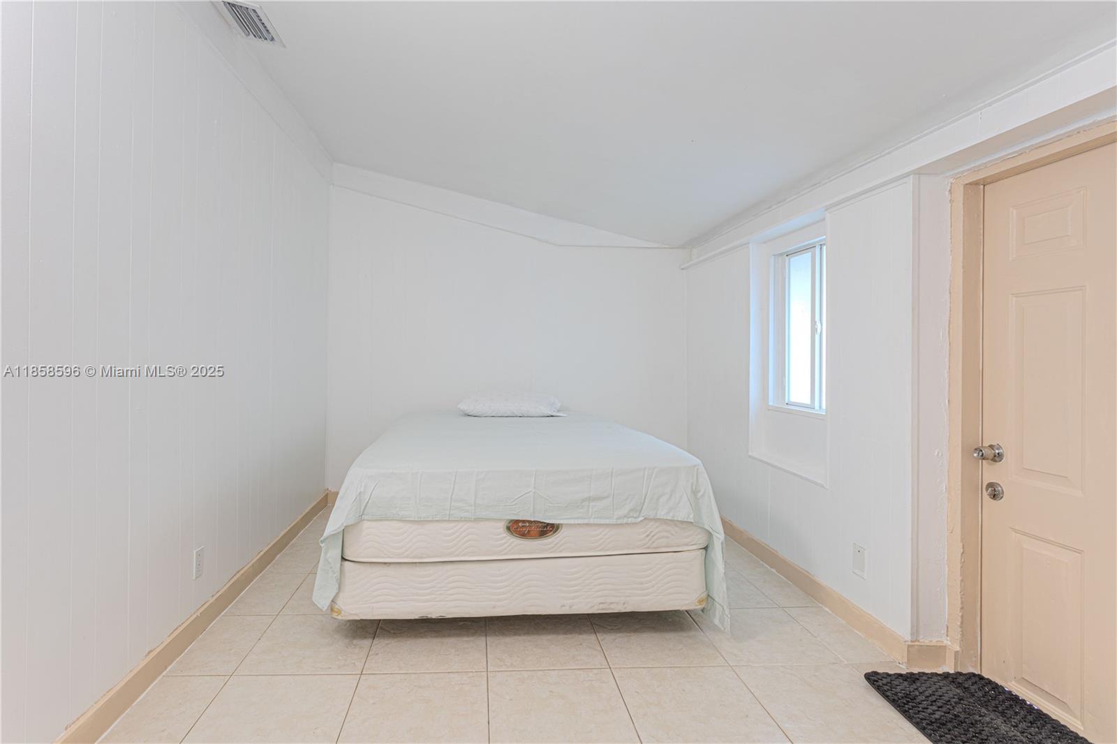 BREEZY MANOR AMENDED - Residential