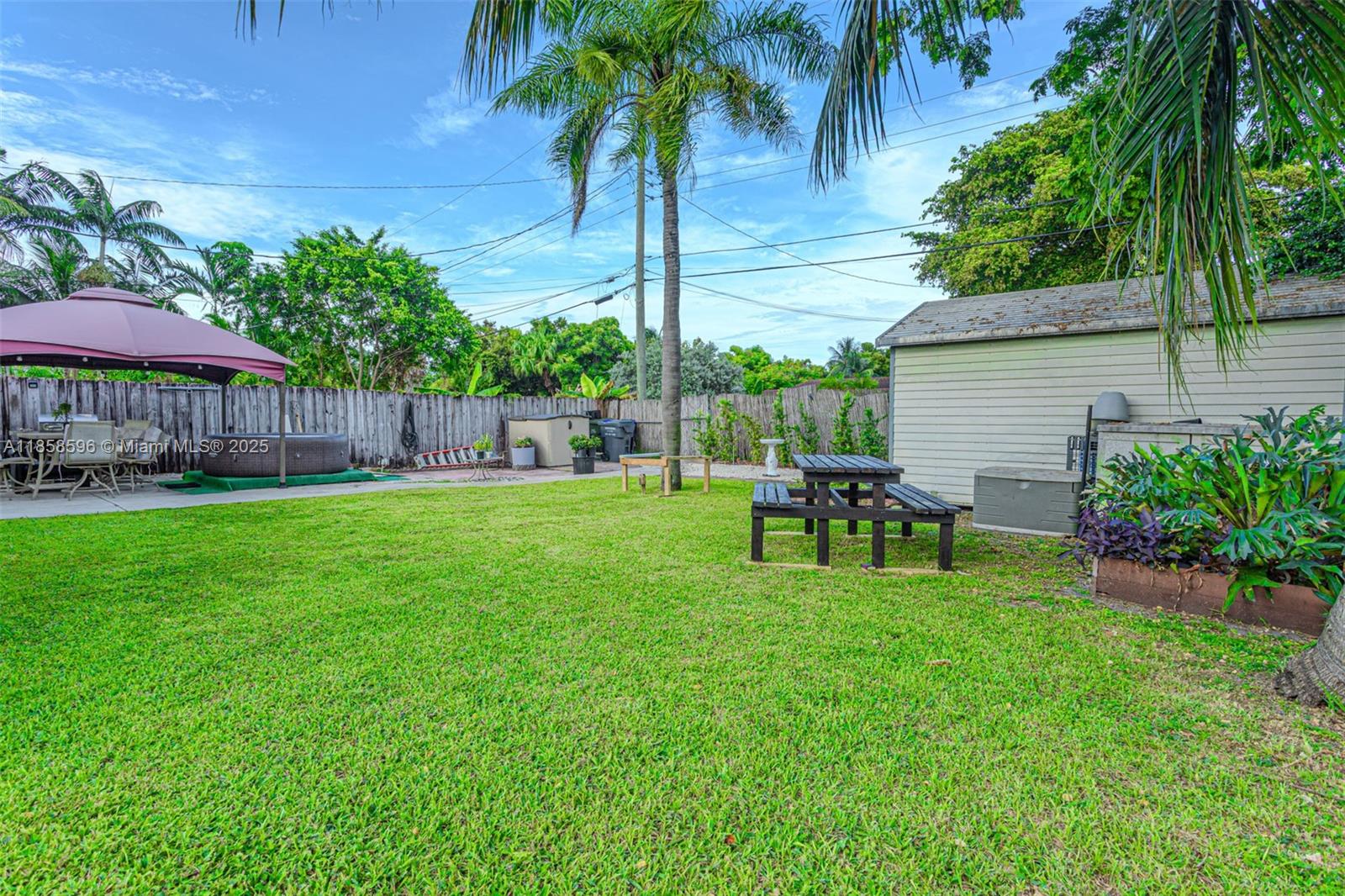 BREEZY MANOR AMENDED - Residential