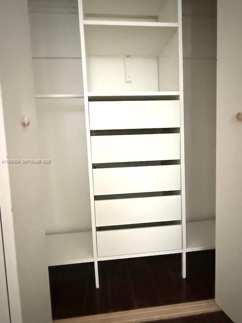 EASTERN SHORES WHITE HOUS - Residential