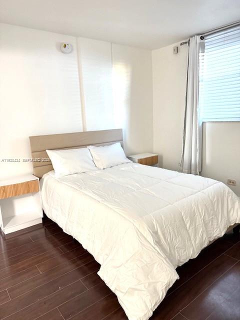 EASTERN SHORES WHITE HOUS - Residential