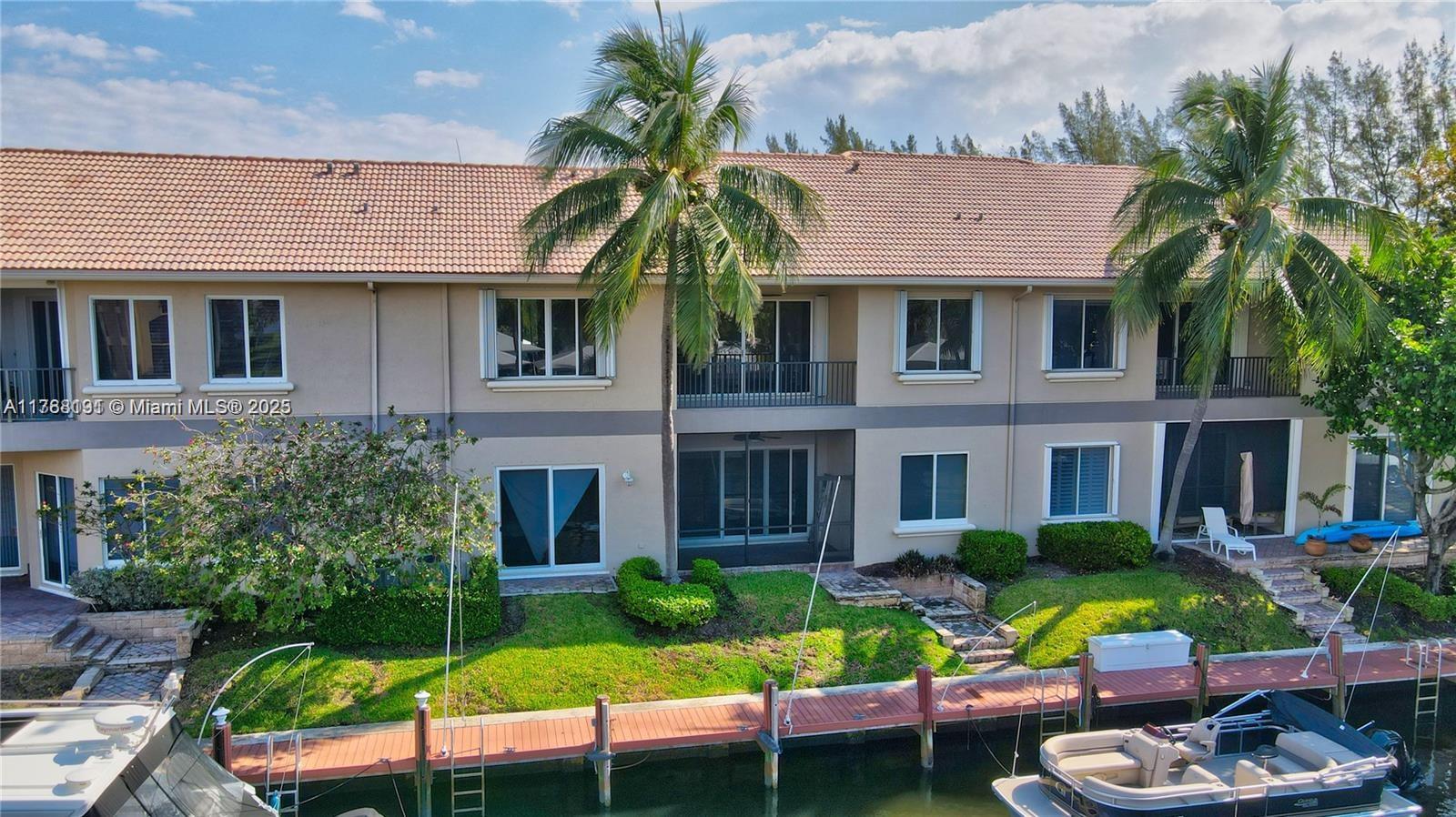23 Royal Palm Way 16