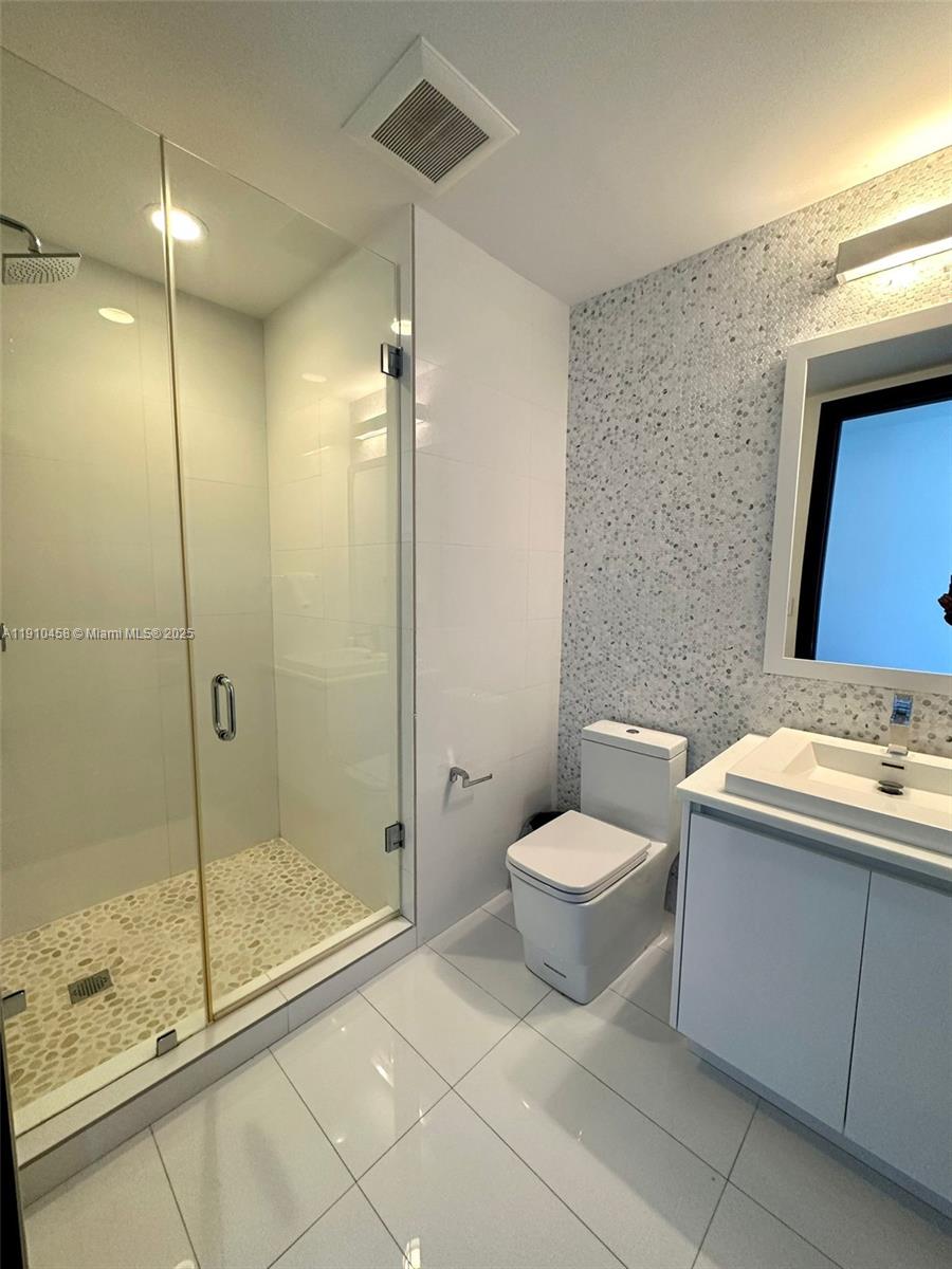 MILLENNIUM TOWER RESIDENC - Residential Lease