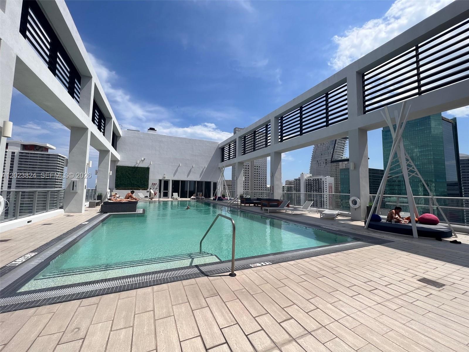CENTRO CONDO - Residential