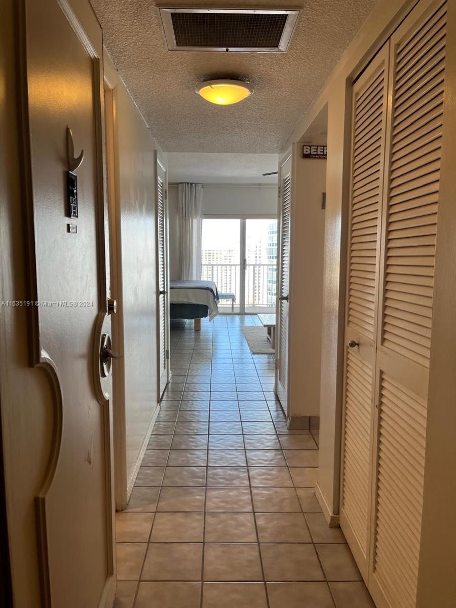 Photo 13 of 43 of listing 60a5dac2-d371-413b-86ad-f55e4f0287aa condo