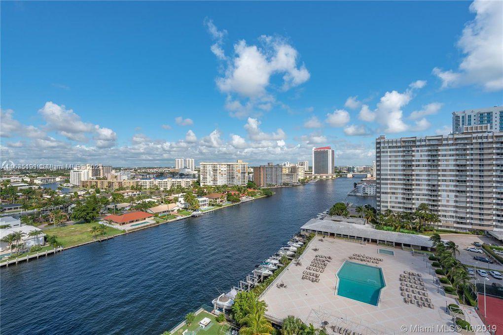 Photo 3 of 43 of listing 60a5dac2-d371-413b-86ad-f55e4f0287aa condo