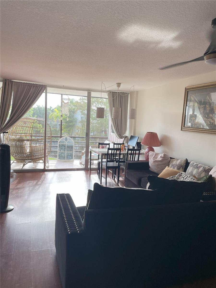 ROYAL PARK CONDO - Residential