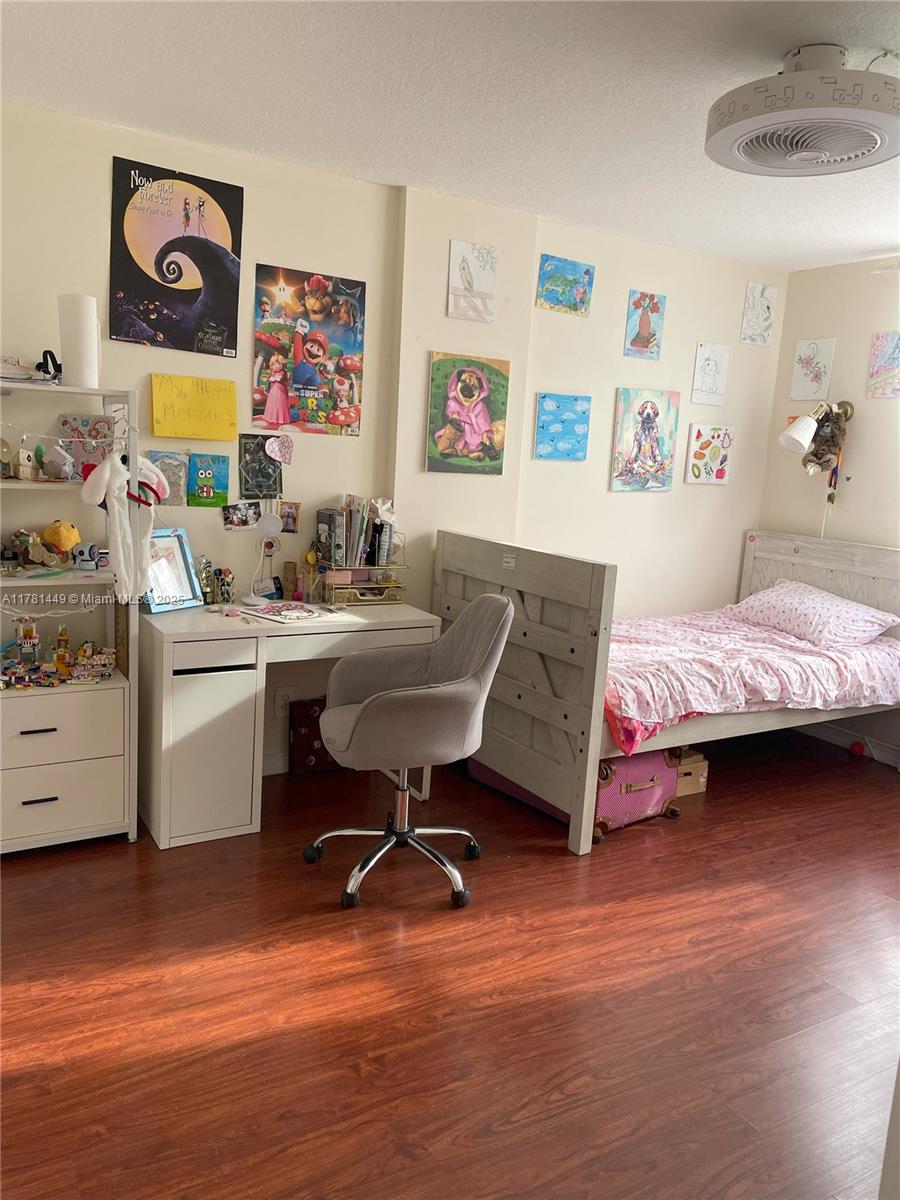 ROYAL PARK CONDO - Residential