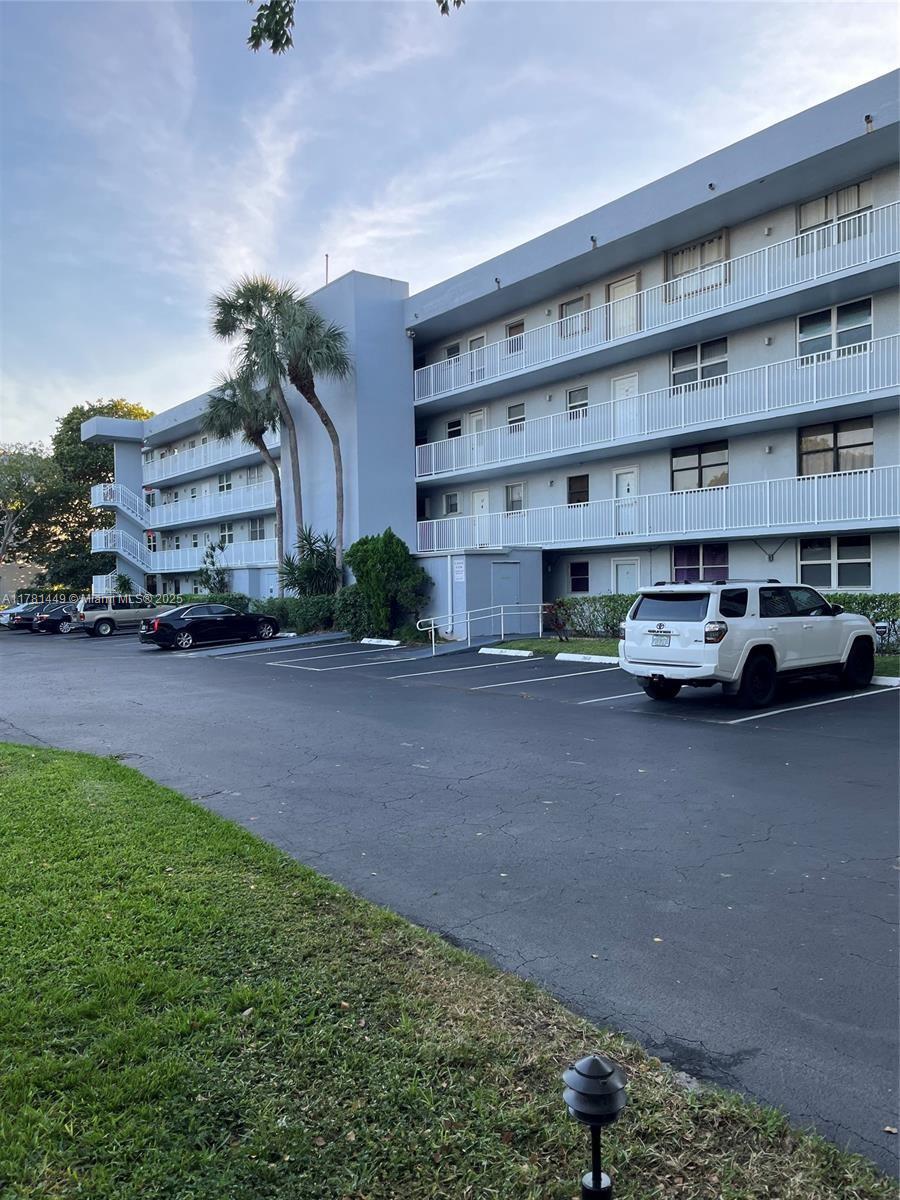 ROYAL PARK CONDO - Residential
