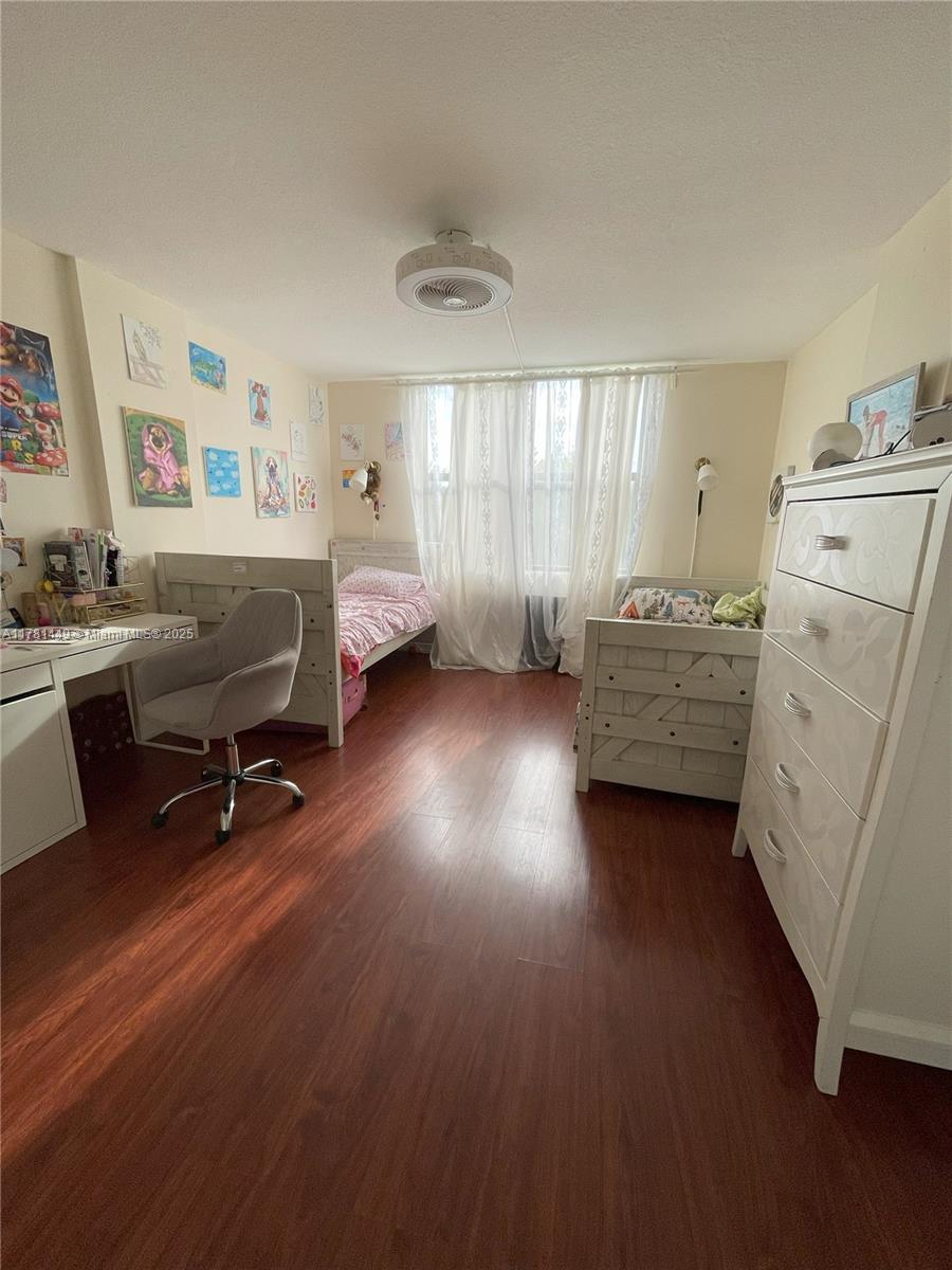 ROYAL PARK CONDO - Residential