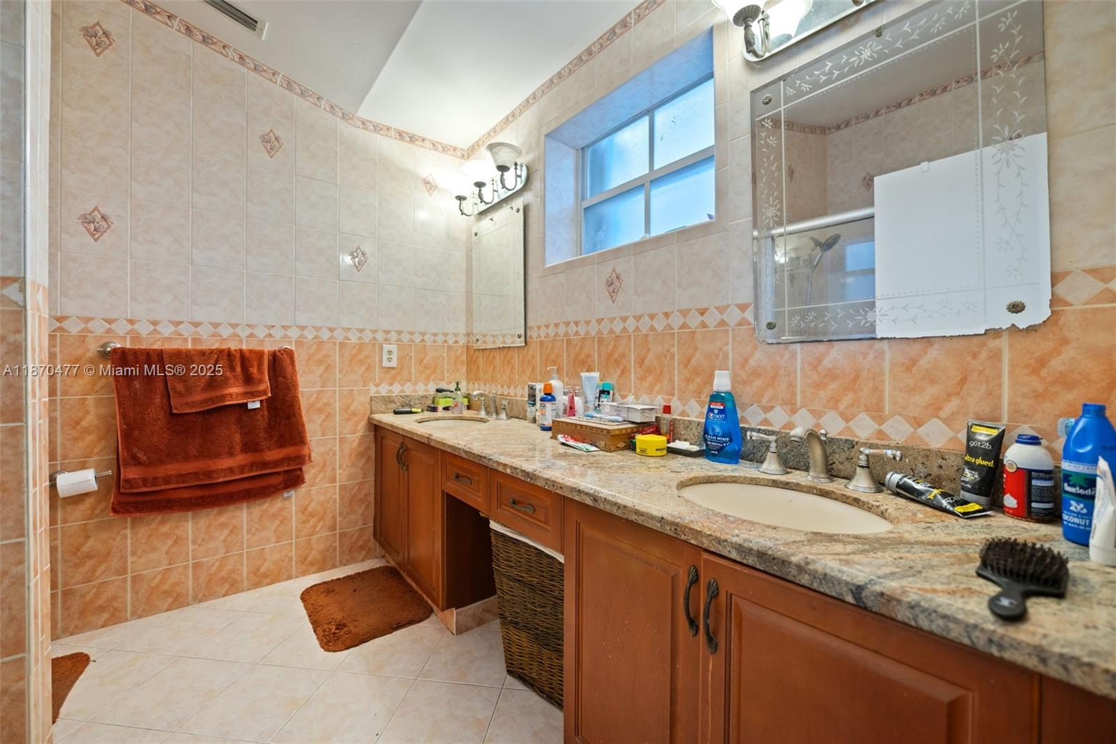 CORAL LAKES - Residential