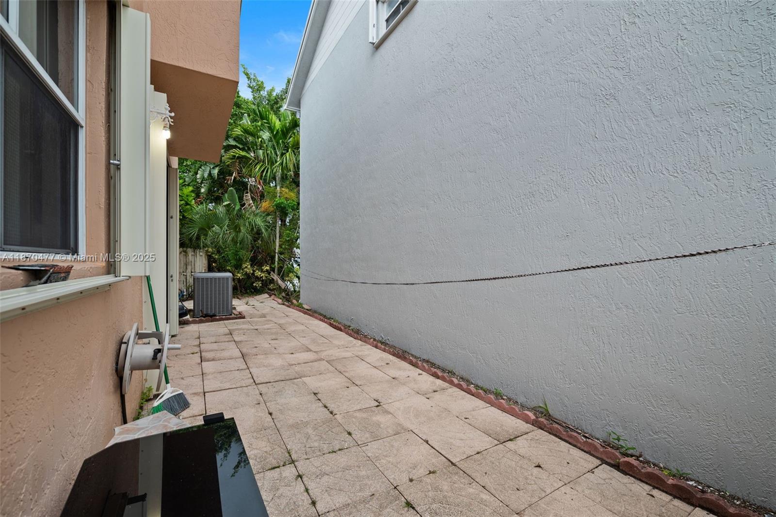 CORAL LAKES - Residential