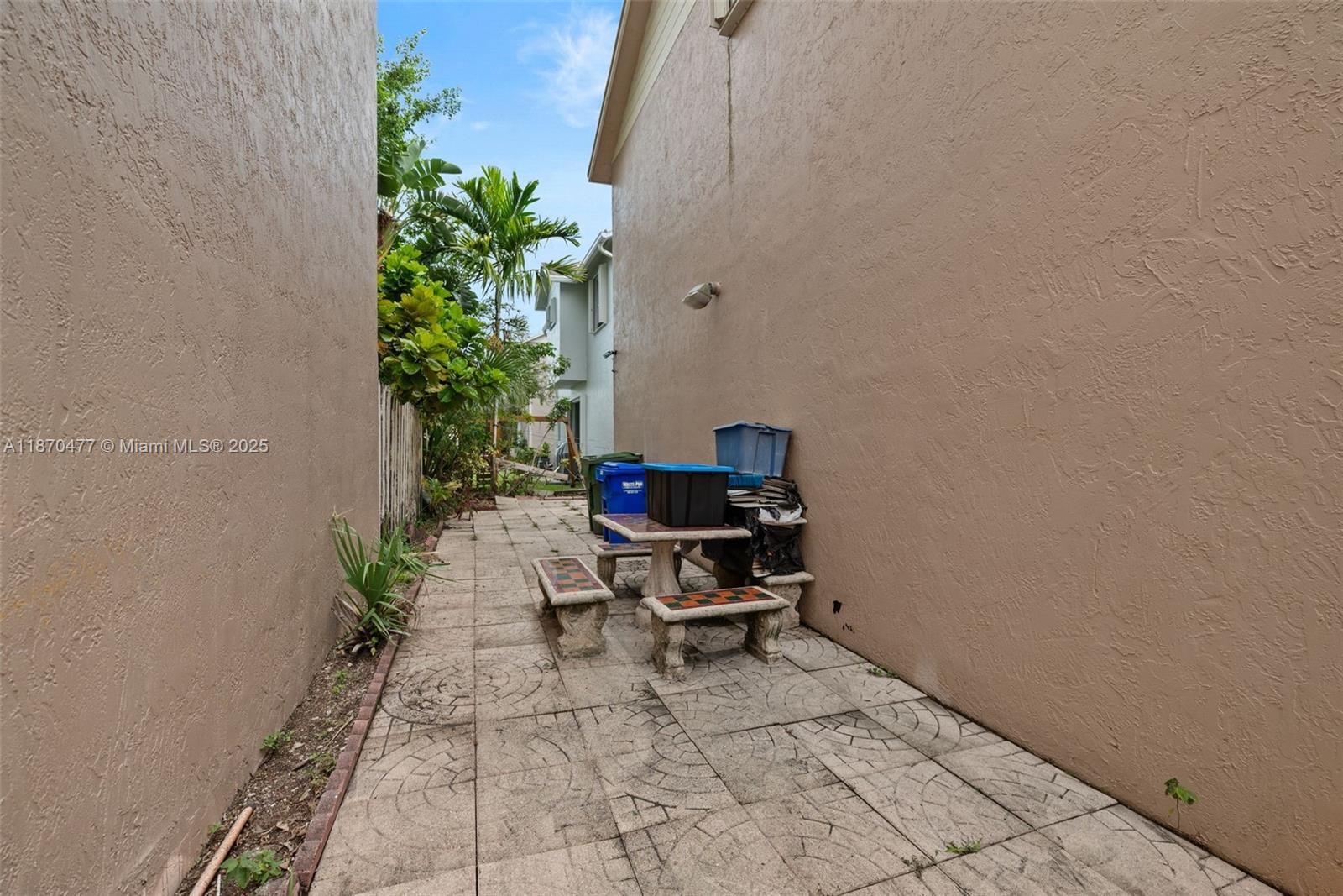 CORAL LAKES - Residential