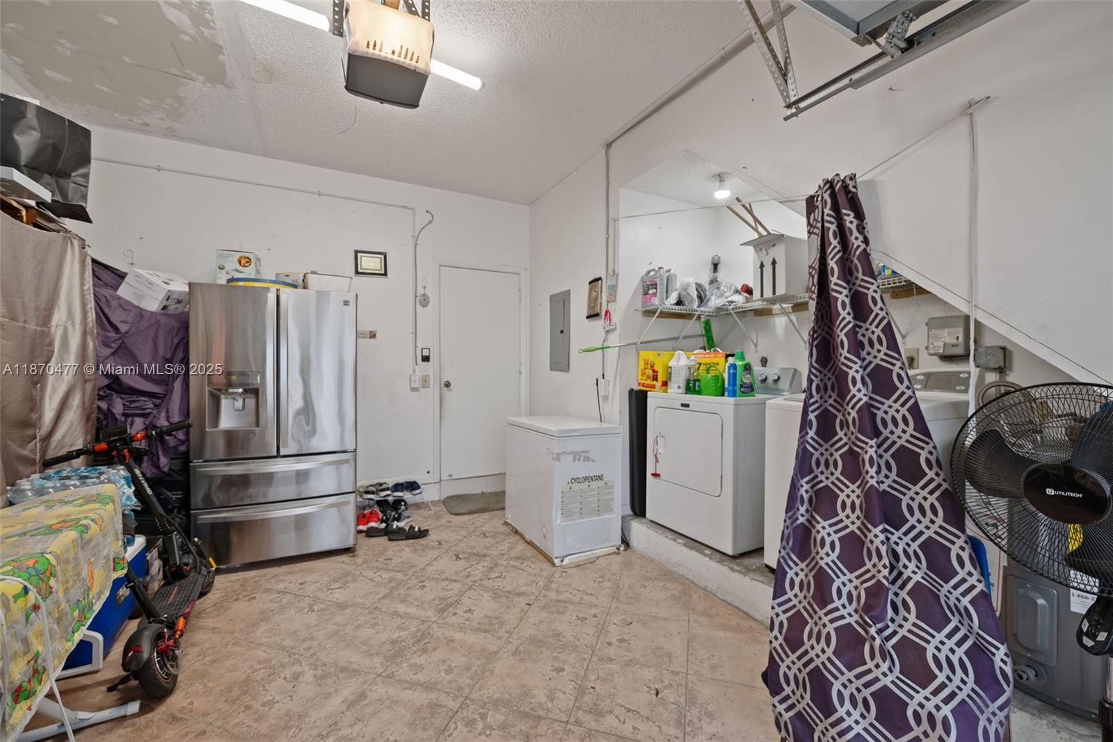 CORAL LAKES - Residential