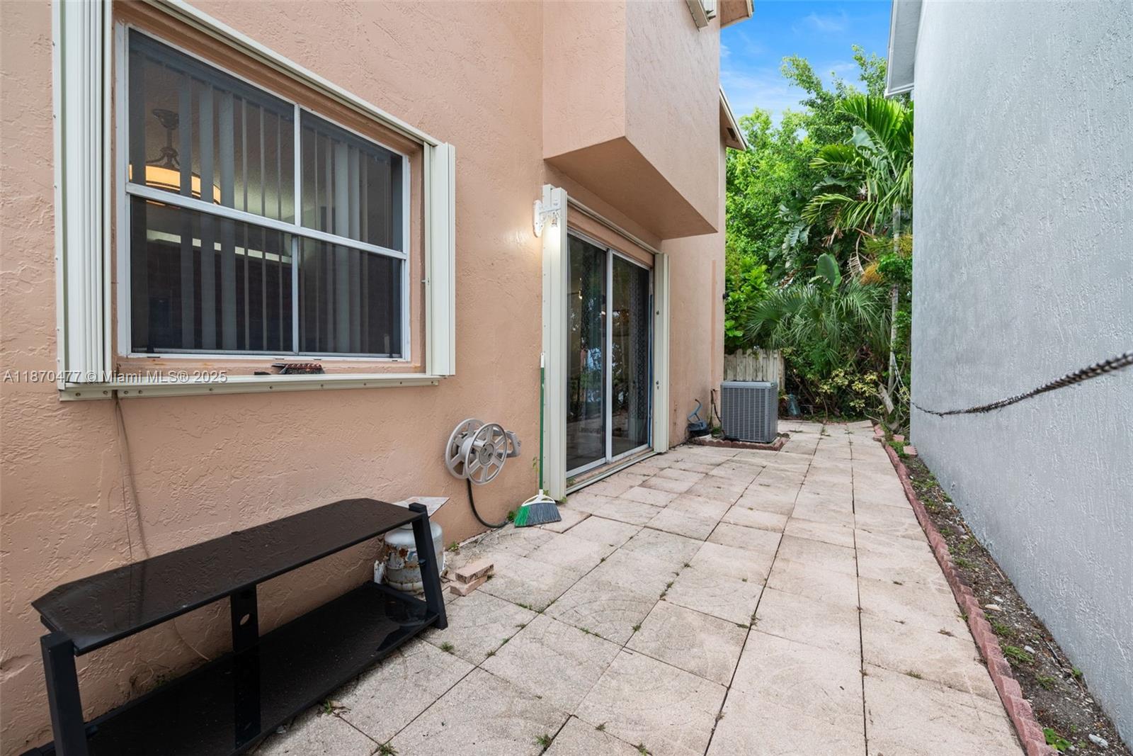 CORAL LAKES - Residential