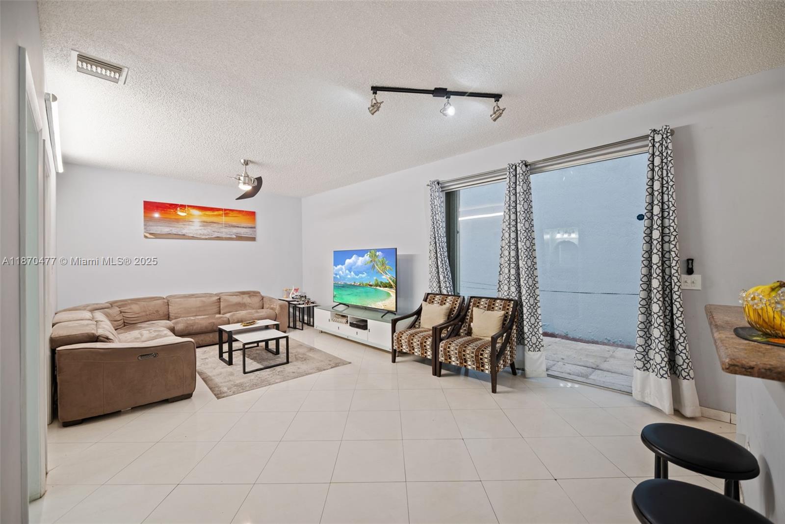 CORAL LAKES - Residential