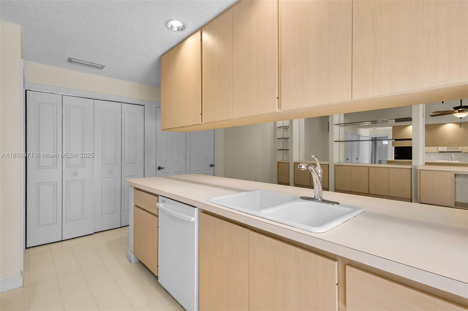 OAKS-SUNTERRACE 1 - Residential
