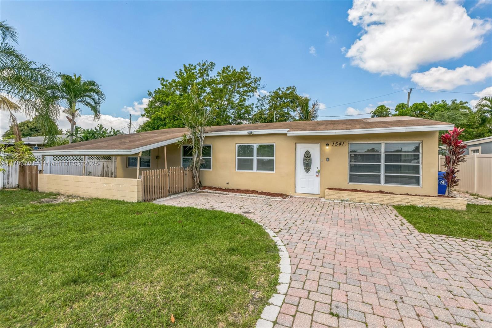 Property for Sale at 1541 Sw 63rd Ter, North Lauderdale, Miami-Dade County, Florida - Bedrooms: 4 
Bathrooms: 3  - $484,000