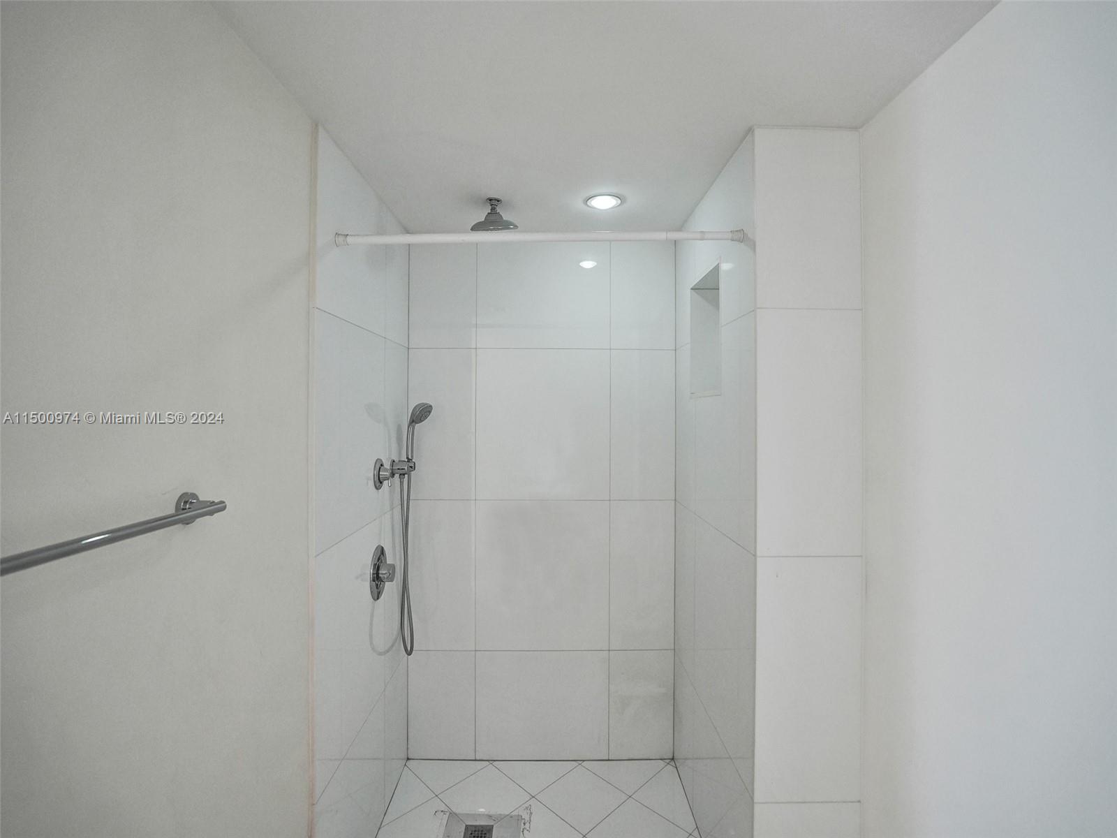 SOUTH POINTE TOWERS CONDO - Residential