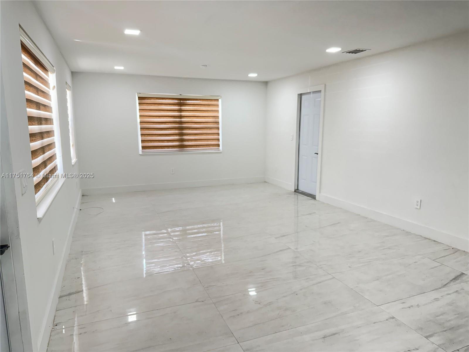 RIDGEWAY - Residential