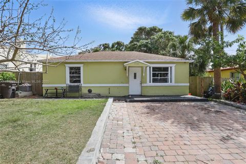 936 38th St West Palm Beach FL 33407