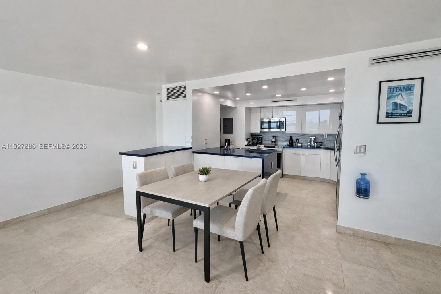 BAYVIEW TOWERS CONDO SOUT - Residential