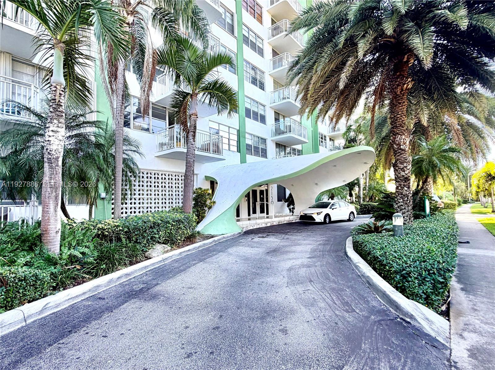 BAYVIEW TOWERS CONDO SOUT - Residential