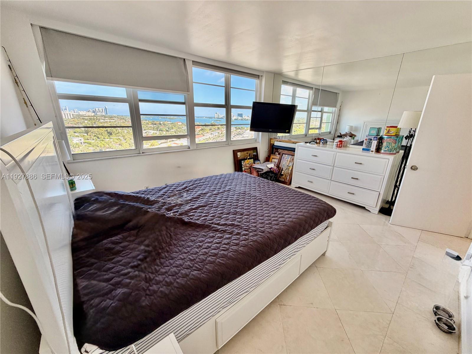 BAYVIEW TOWERS CONDO SOUT - Residential